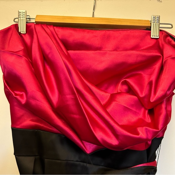 Stunning strapless Satin Cocktail / Prom dress - Picture 4 of 6